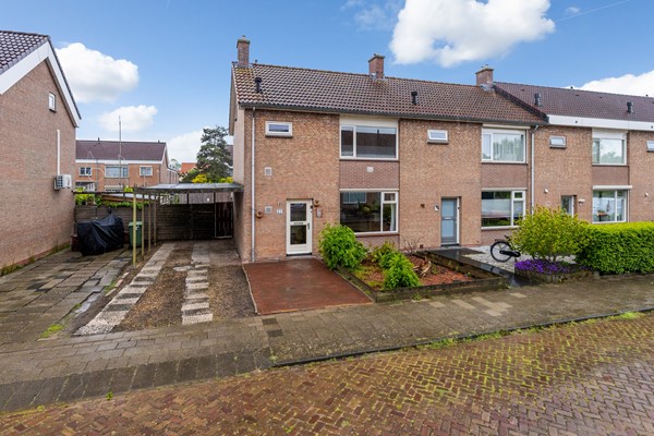 Foto - Te koop: Ruime hoekwoning met potentie!